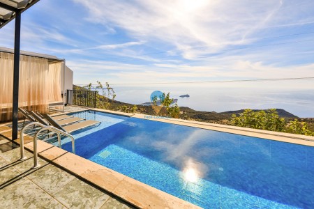Villa Collection 6